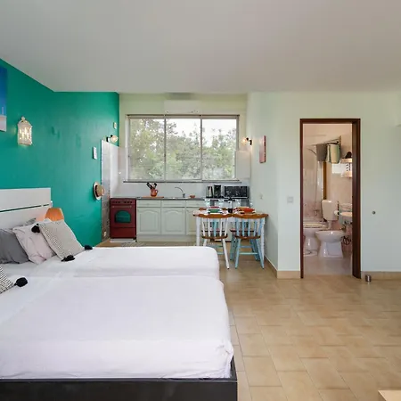 The Lemon Tree Apartmanhotel 4*